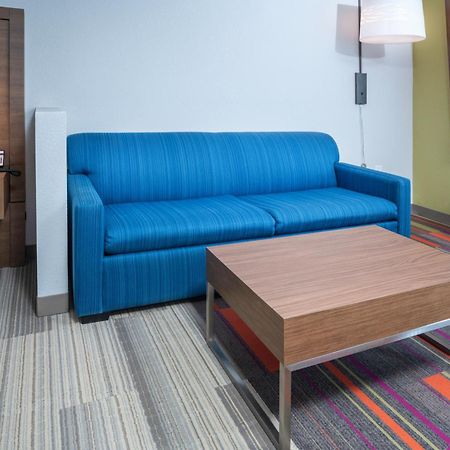 Holiday Inn Express & Suites - Florence - Cincinnati Airport By Ihg Buitenkant foto