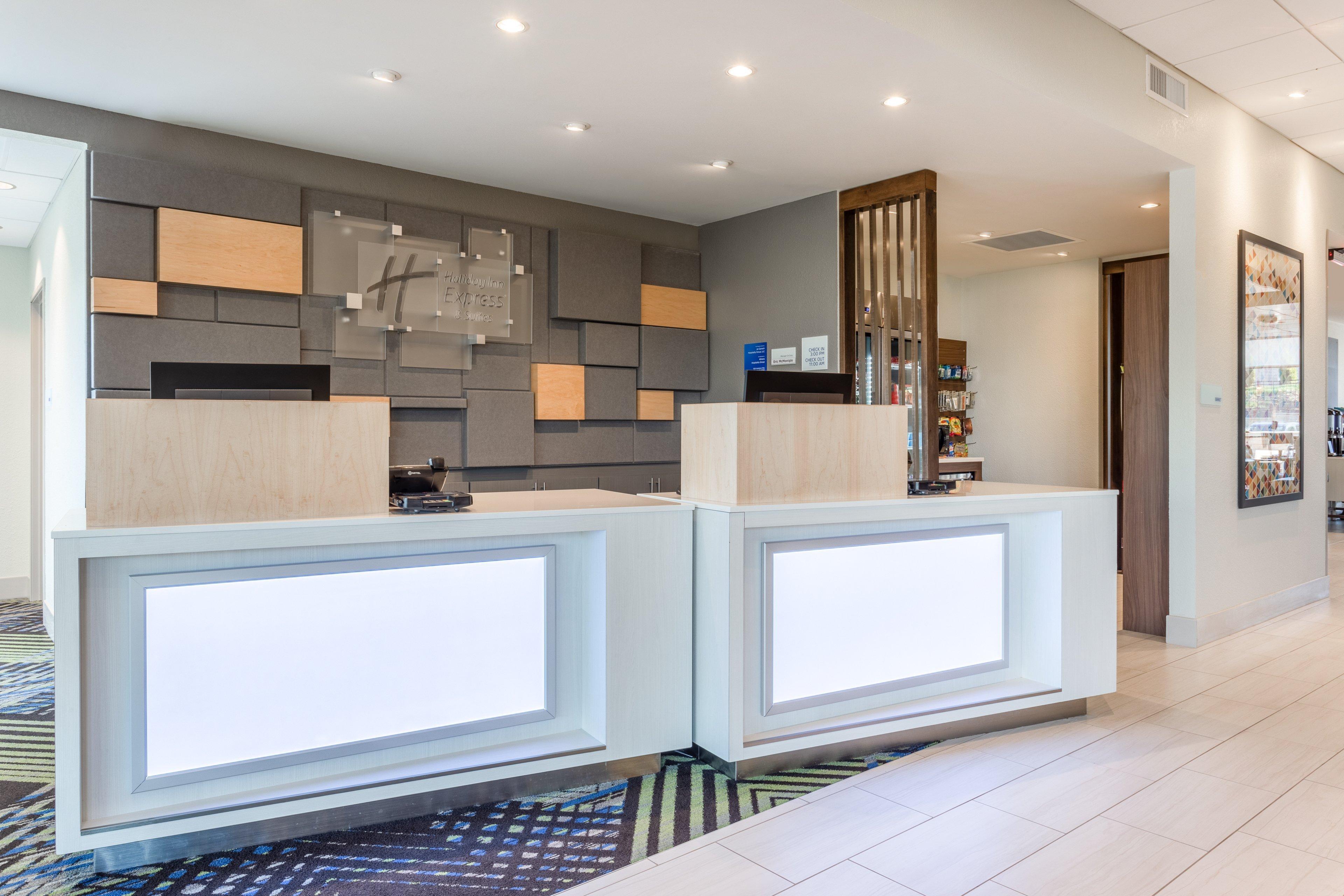 Holiday Inn Express & Suites - Florence - Cincinnati Airport By Ihg Buitenkant foto