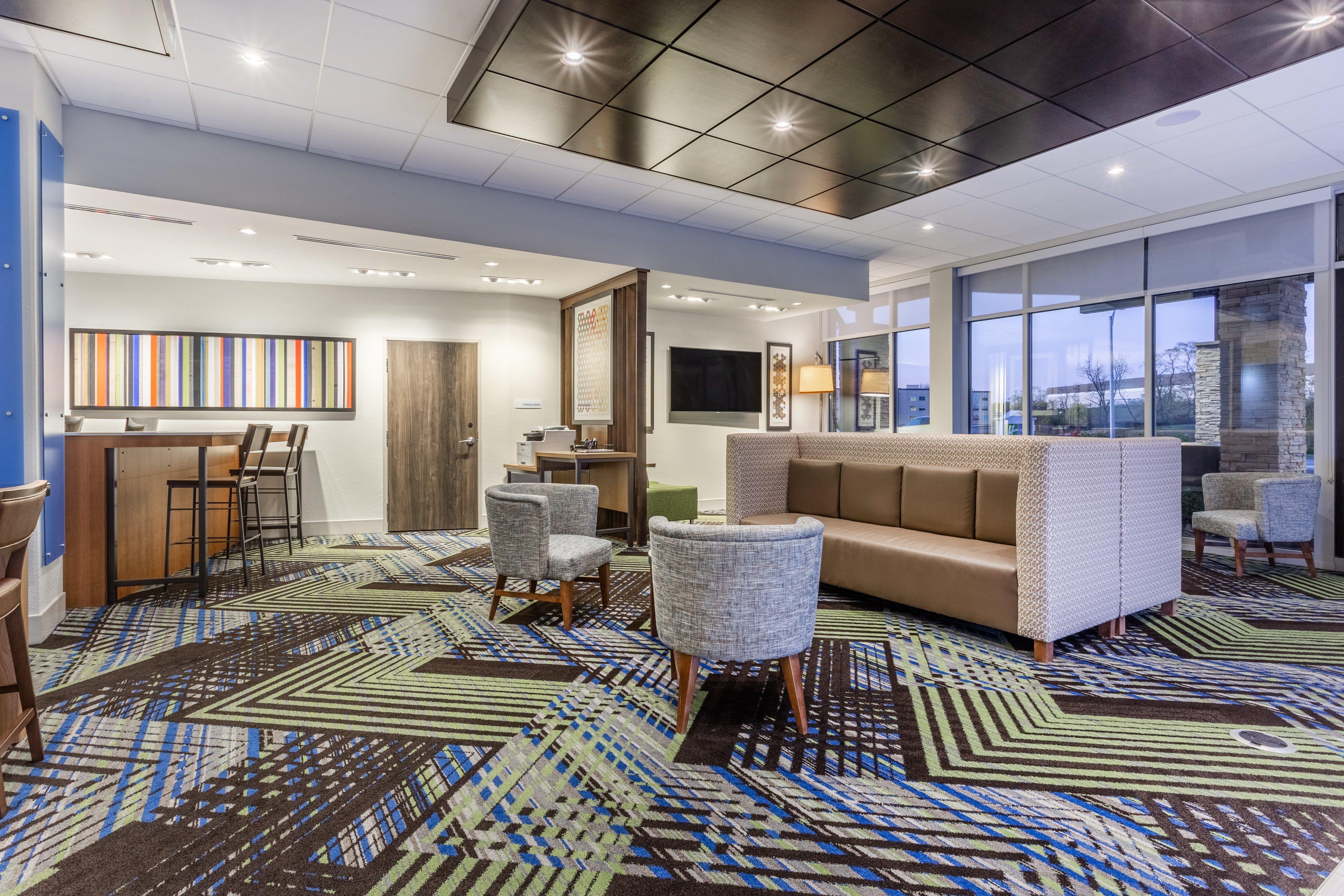 Holiday Inn Express & Suites - Florence - Cincinnati Airport By Ihg Buitenkant foto