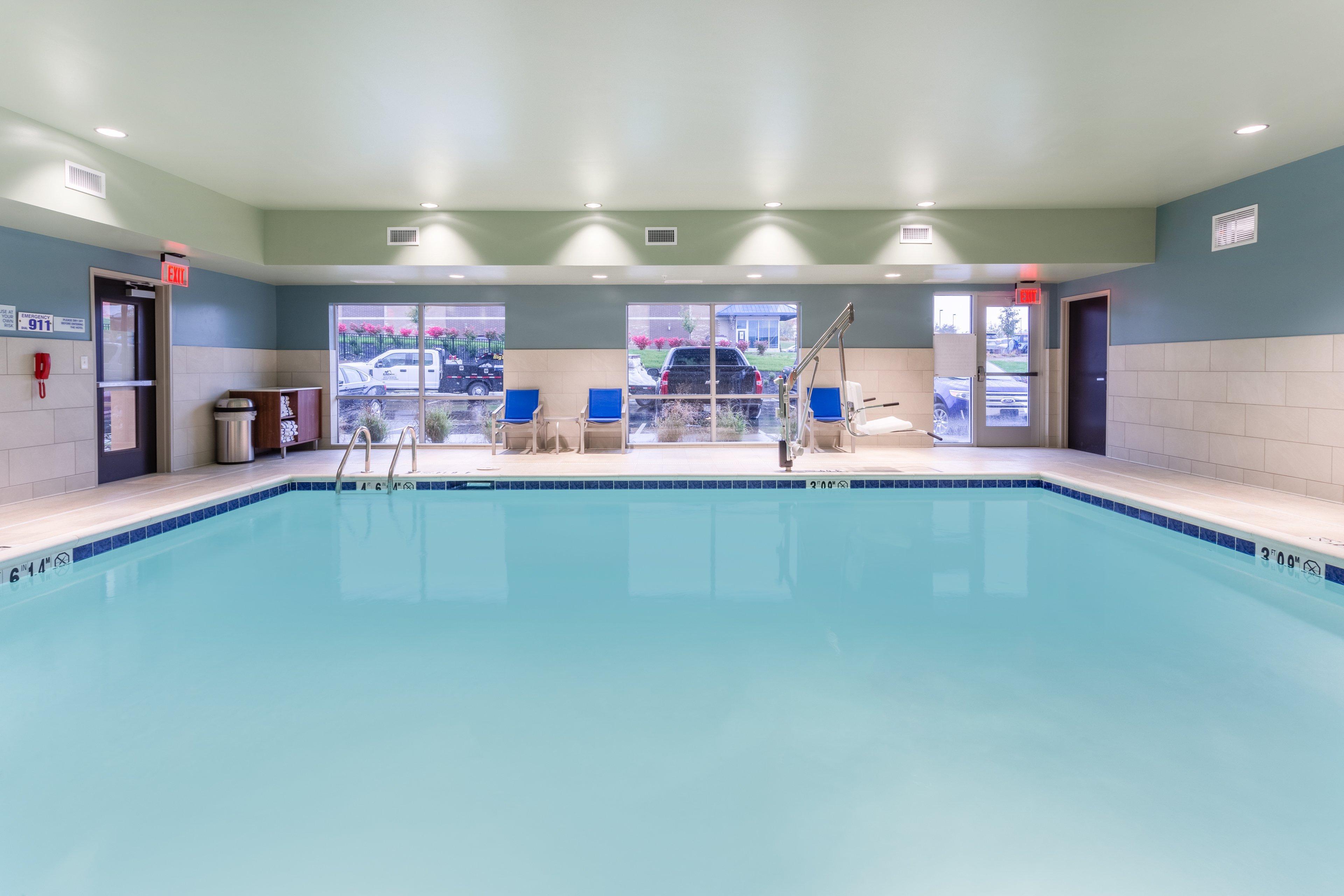 Holiday Inn Express & Suites - Florence - Cincinnati Airport By Ihg Buitenkant foto