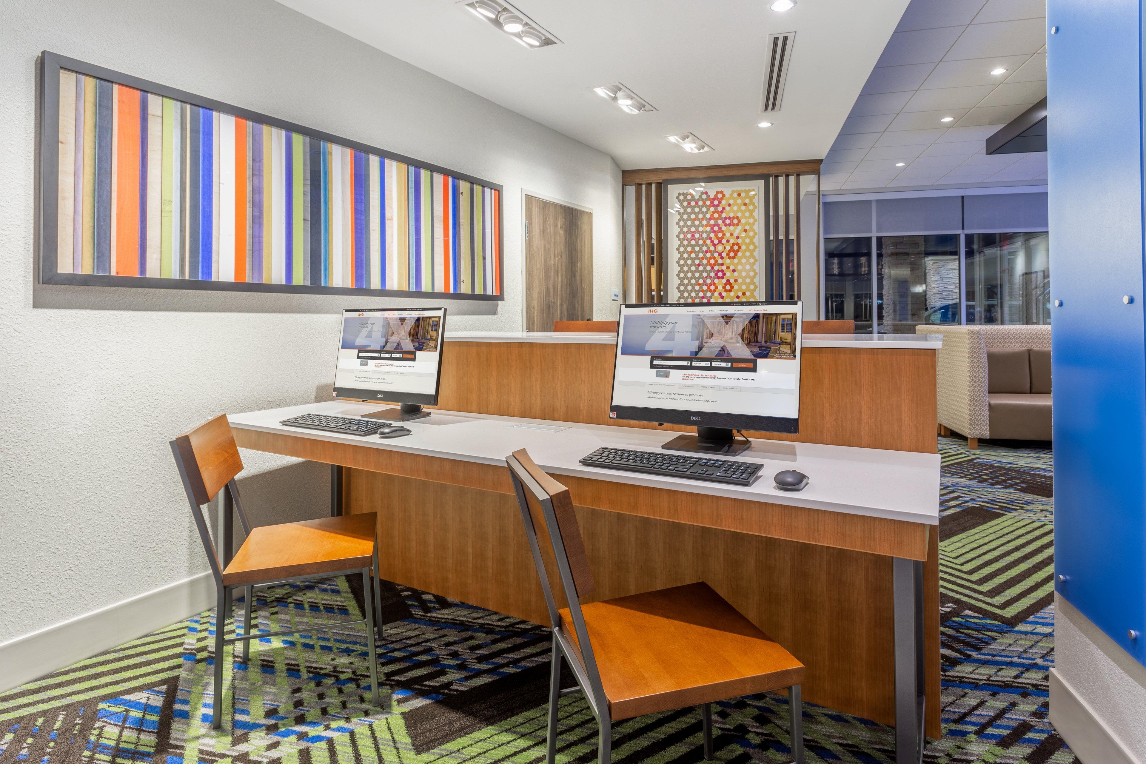 Holiday Inn Express & Suites - Florence - Cincinnati Airport By Ihg Buitenkant foto