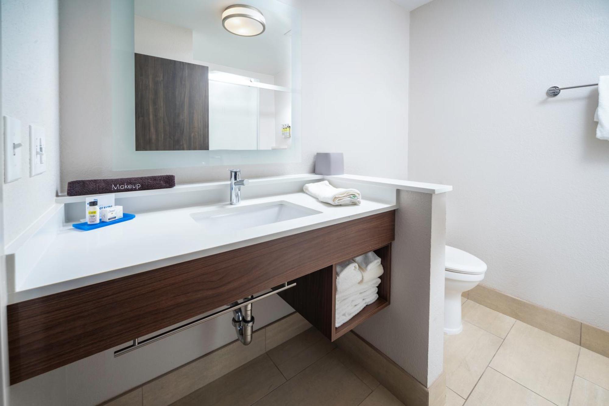 Holiday Inn Express & Suites - Florence - Cincinnati Airport By Ihg Buitenkant foto