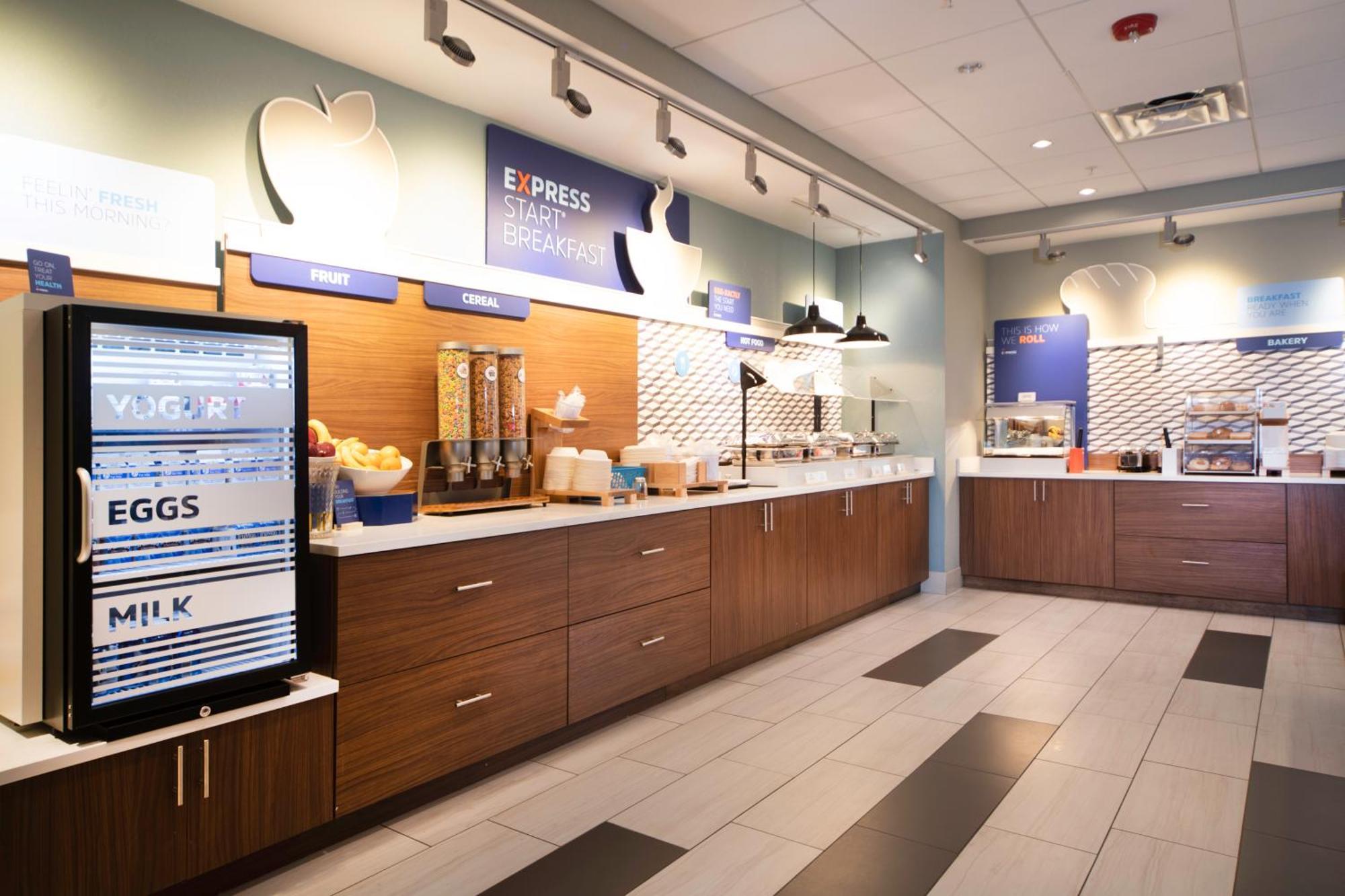 Holiday Inn Express & Suites - Florence - Cincinnati Airport By Ihg Buitenkant foto
